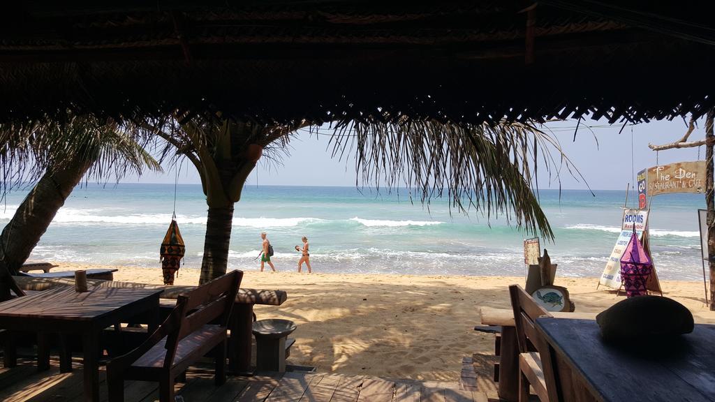 The Den Guest House Hikkaduwa Exterior foto