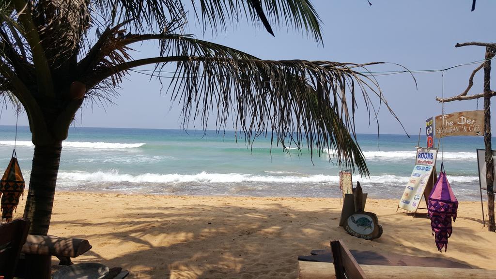 The Den Guest House Hikkaduwa Exterior foto