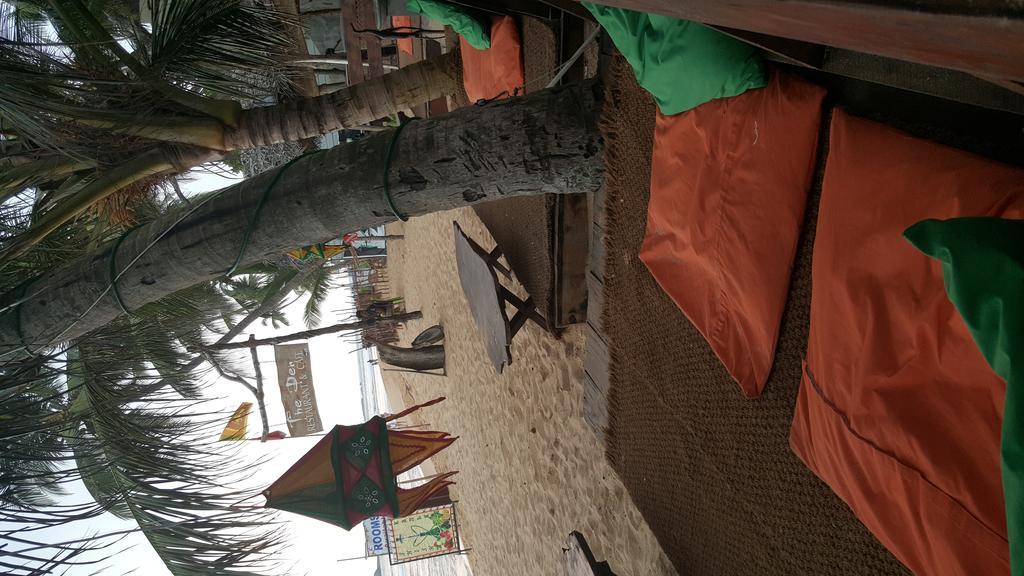 The Den Guest House Hikkaduwa Exterior foto