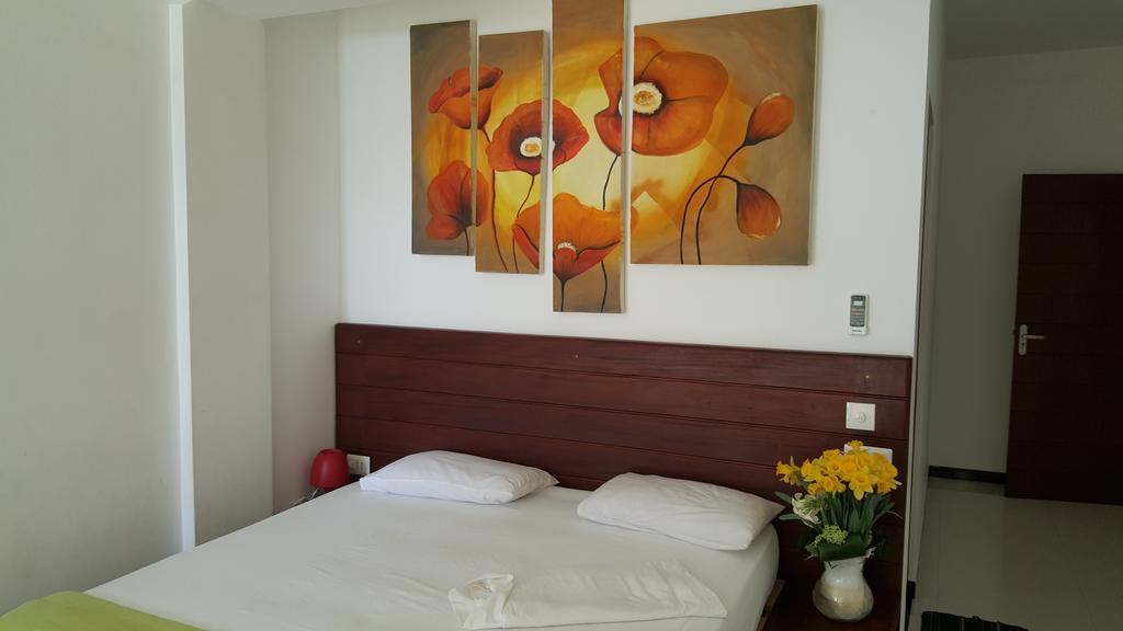 The Den Guest House Hikkaduwa Exterior foto
