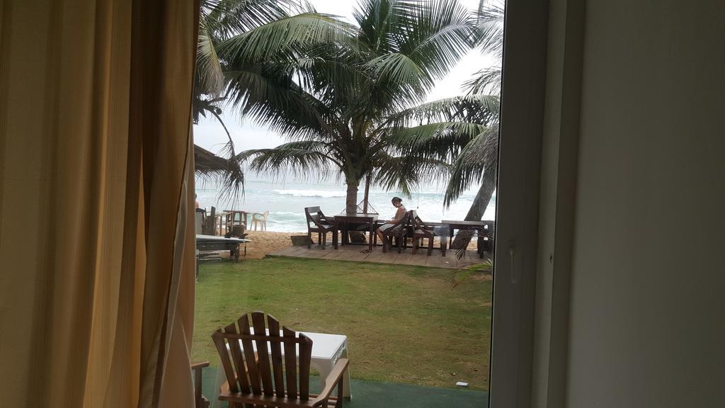 The Den Guest House Hikkaduwa Exterior foto